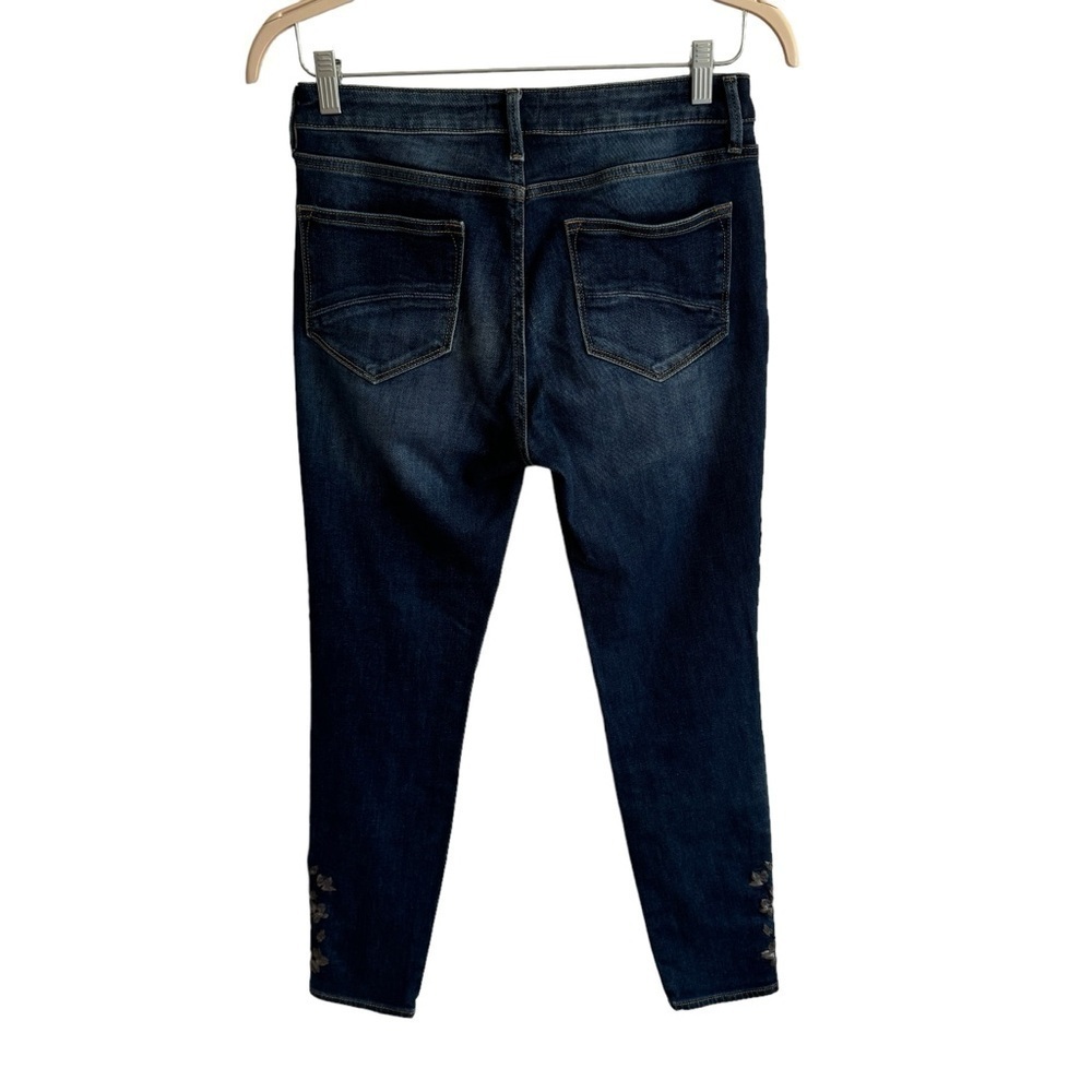 Driftwood Floral Embroidery Jackie High Rise Jeans, Size 28 - Picture 5 of 8